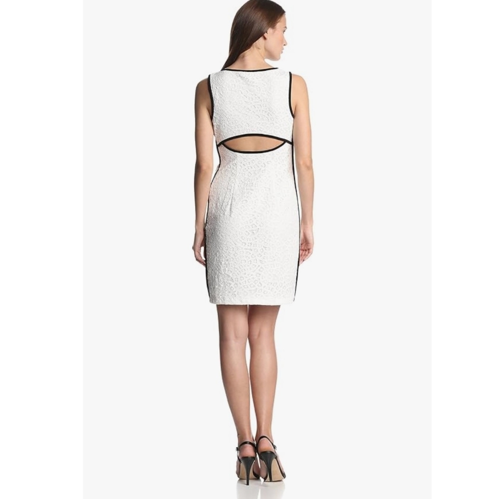 Isaac Mizrahi Women's Sleeveless Paisley Lace Sheath Dress